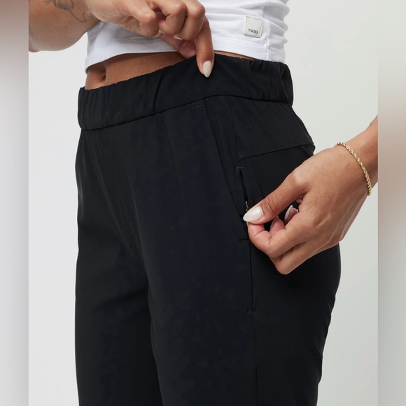 Vuori Miles Performance Ankle Pants Black Size Small - Picture 6 of 6